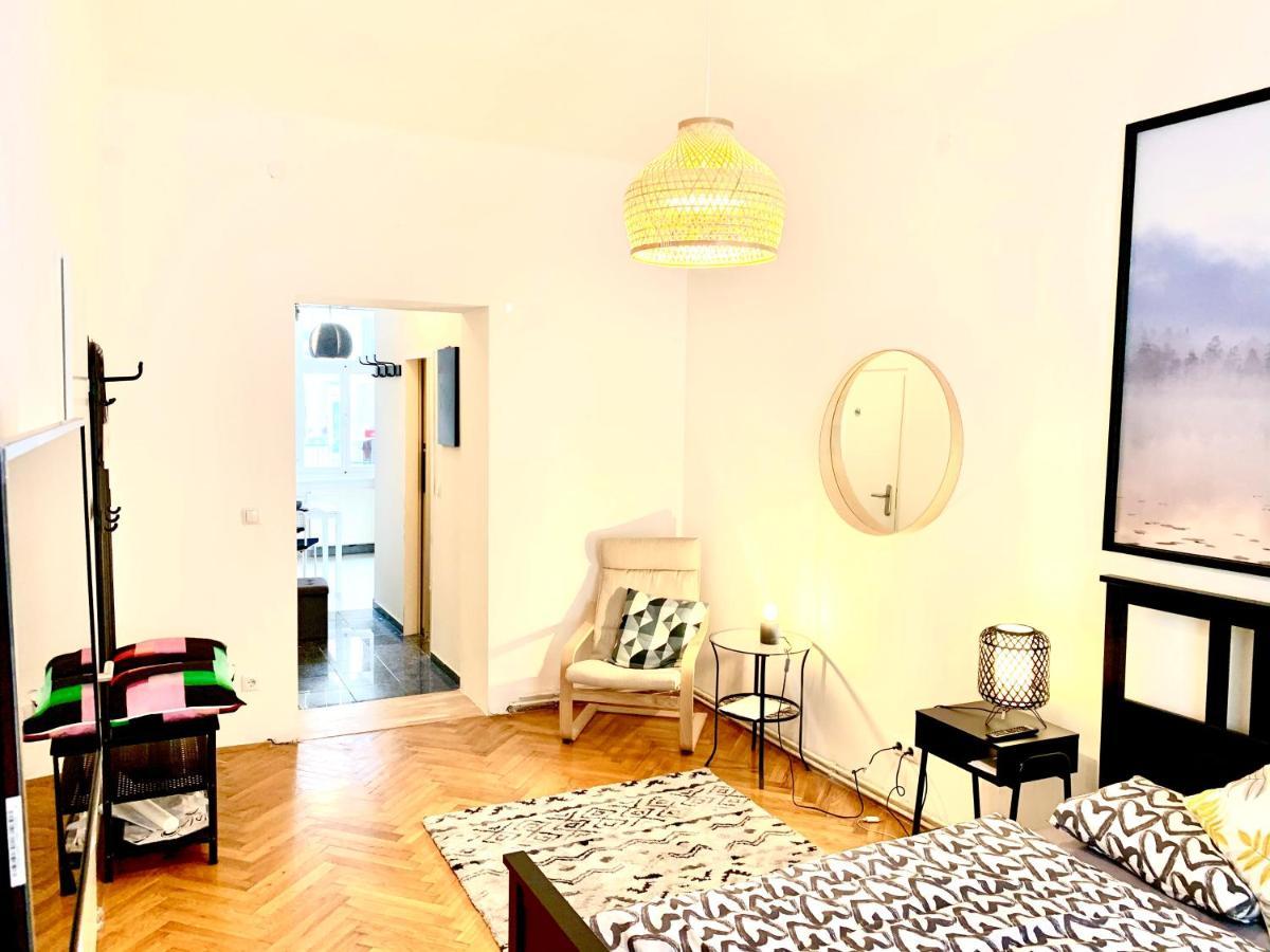 Urban City Retreat - By Nahuen Suites Graz Buitenkant foto
