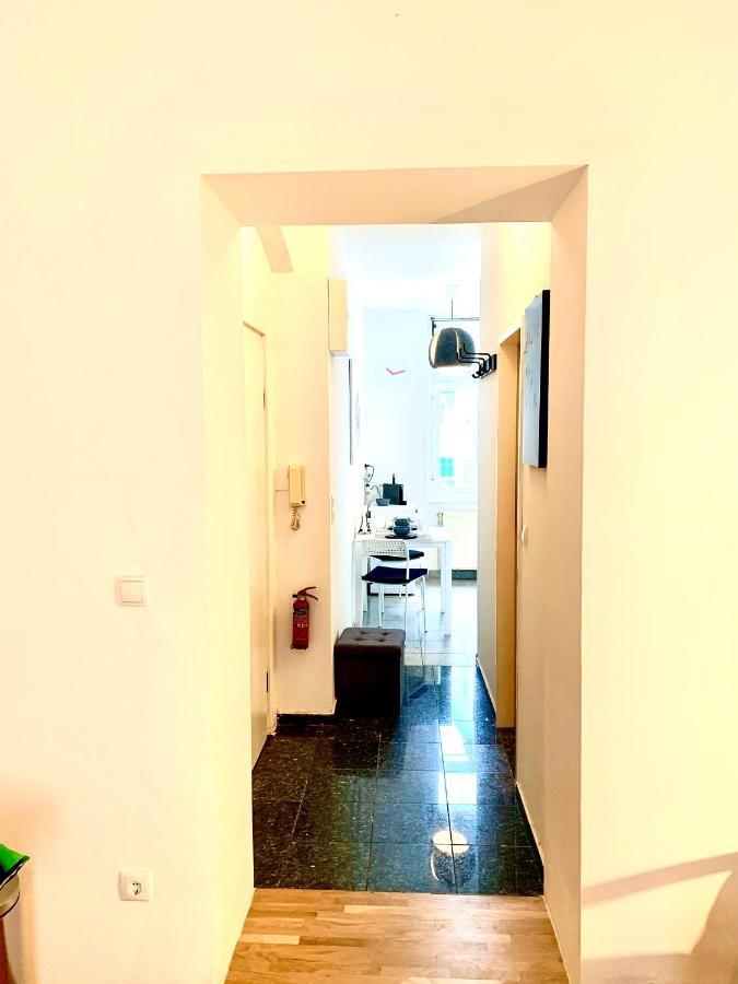 Urban City Retreat - By Nahuen Suites Graz Buitenkant foto