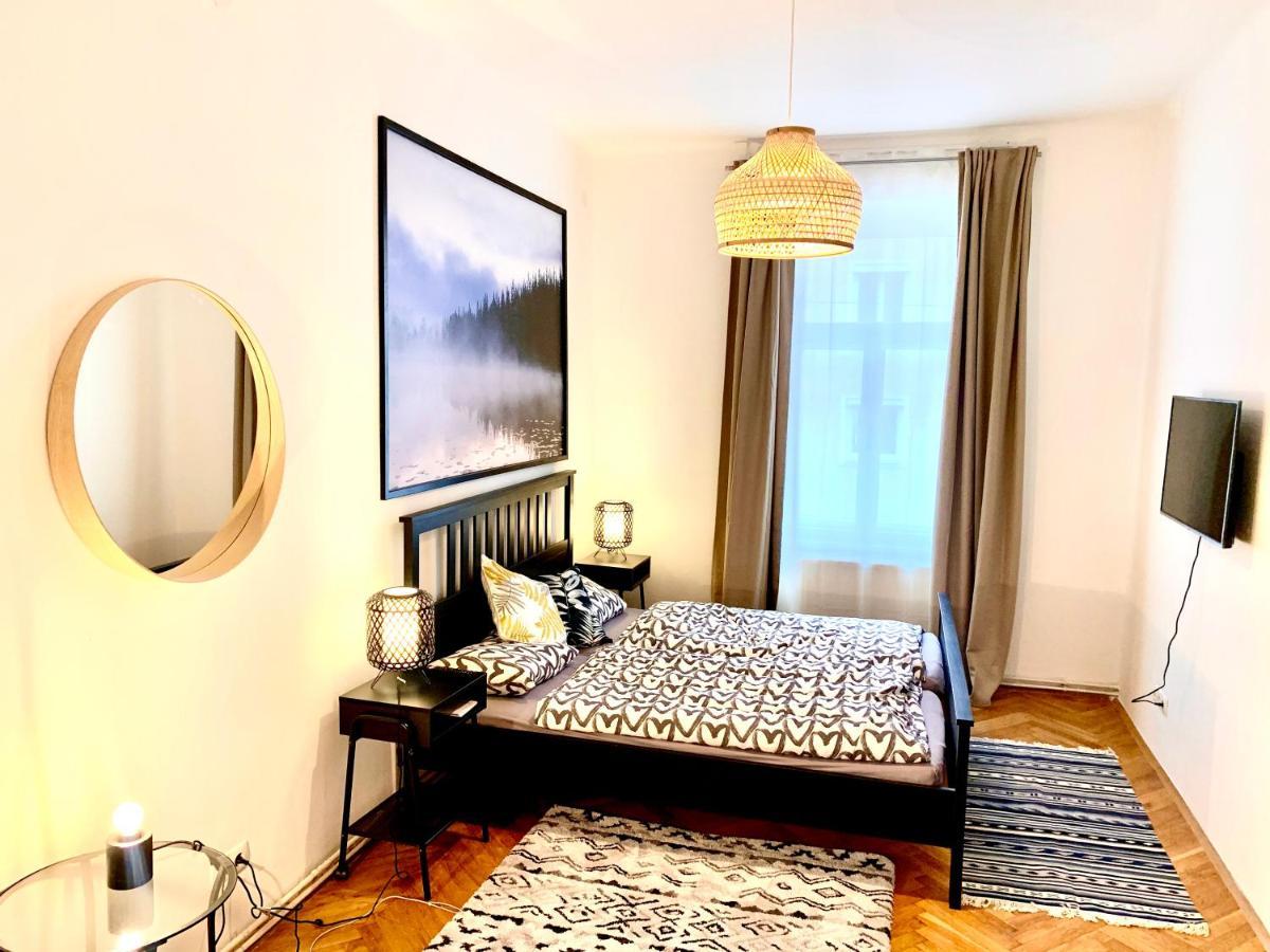 Urban City Retreat - By Nahuen Suites Graz Buitenkant foto